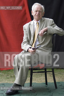Magnus Magnusson,historian,broadcaster,and writer.His new book Fakes,Forgers and Phoneys ©Writer Pictures/Rosebud2