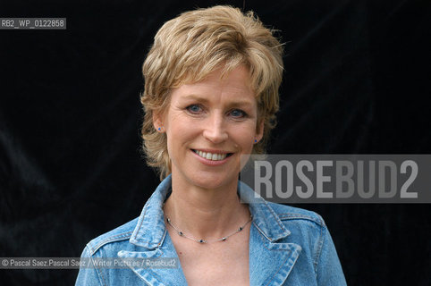 Writer Sally Magnusson at the Edinburgh International Book Festival 2004..Copyright©Pascal Saez.Pascal Saez/Writer Pictures/Rosebud2