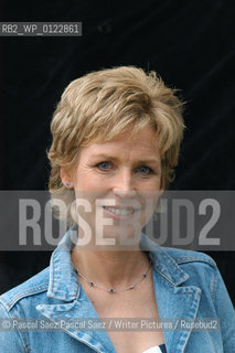 Writer Sally Magnusson at the Edinburgh International Book Festival 2004..Copyright©Pascal Saez.Pascal Saez/Writer Pictures/Rosebud2