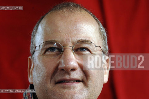 FESTIVAL, Book Festival, Scottish novelist Michael Mail, 22/08/05..©./Writer Pictures/Rosebud2