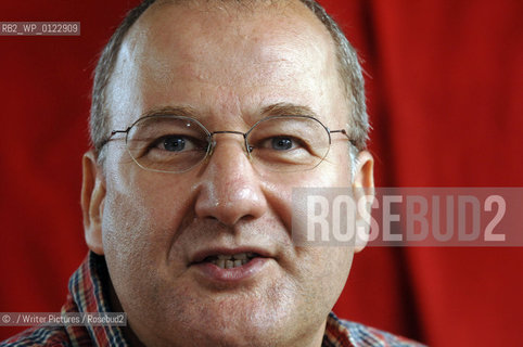 FESTIVAL, Book Festival, Scottish novelist Michael Mail, 22/08/05..©./Writer Pictures/Rosebud2