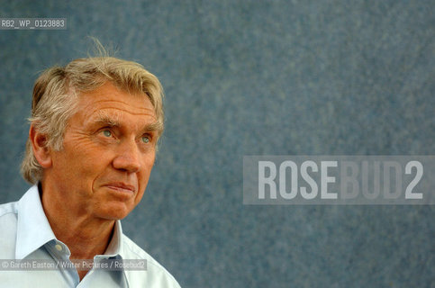 Don McCullin, photographed at The Edinburgh Book Festival 2005..copyright©Gareth Easton/Writer Pictures/Rosebud2