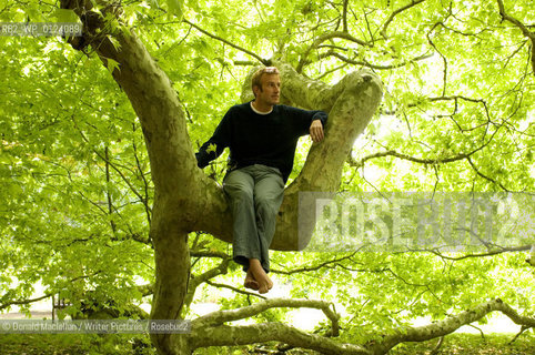 Robert McFarlane photographed among the wild places of Cambridge...Copyright©Donald Maclellan/Writer Pictures/Rosebud2