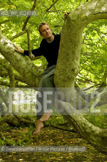 Robert McFarlane photographed among the wild places of Cambridge...Copyright©Donald Maclellan/Writer Pictures/Rosebud2