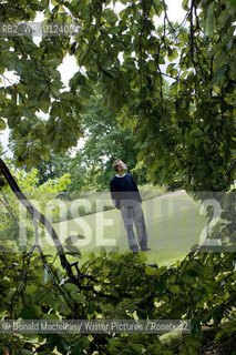 Robert McFarlane photographed among the wild places of Cambridge...Copyright©Donald Maclellan/Writer Pictures/Rosebud2