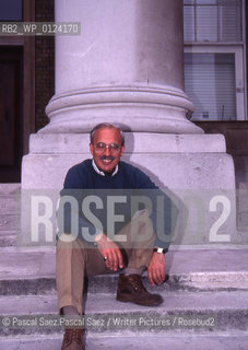 British writer Robert Macfarlane.at the Edinburgh International book Festival 2004..Copyright©Pascal Saez.Pascal Saez/Writer Pictures/Rosebud2