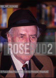 British writer Robert Macfarlane.at the Edinburgh International book Festival 2004..Copyright©Pascal Saez.Pascal Saez/Writer Pictures/Rosebud2