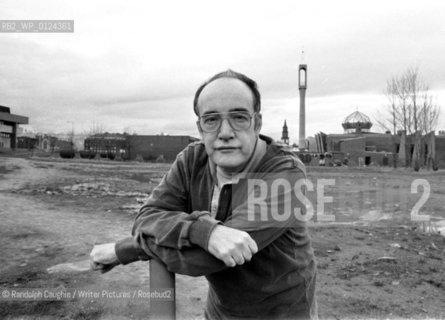 Scottish author and playwright Tom McGrath, photographed in the Gorbals area of Glasgow, April 1989.....Copyright©Randolph Caughie/Writer Pictures/Rosebud2