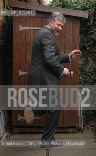 Robert McNeil ..copyright©Neil Hanna/TSPL/Writer Pictures/Rosebud2