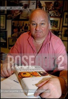 Roland Mesnier..copyright©Lisa Carpenter/Writer Pictures/Rosebud2
