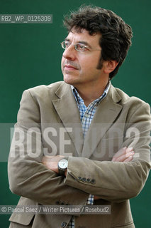 British writer and environmental campaigner George Monbiot, author of Heat: How To Stop The Planet Burning, at the Edinburgh International Book Festival 2007. ..Copyright©Pascal Saez/Writer Pictures/Rosebud2
