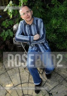 Roger Morris Crime Novelist. ..copyright©Stuart Clarke/Writer Pictures/Rosebud2