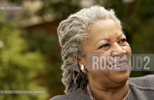 IMAGES FOR SCOTSMAN FESTIVAL REVIEW 2004.28.08.04.PIC SHOWS - EDINBURGH INTERNATIONAL BOOK FESTIVAL 2004. AUTHOR TONI MORRISON..©TEL(004/Writer Pictures/Rosebud2