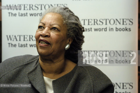 7/12/03.Toni Morrison at a book signing after speaking at a University of East Anglia Literary Festival event in Norwich.
©Writer Pictures/Rosebud2