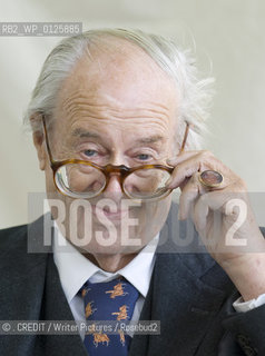 John Mortimer,author ,creator of Rumpole of The Bailey and a new novel Quite Honestly..©. CREDIT/Writer Pictures/Rosebud2