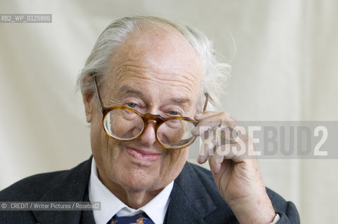John Mortimer,author ,creator of Rumpole of The Bailey and a new novel Quite Honestly..©. CREDIT/Writer Pictures/Rosebud2