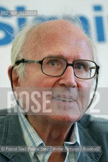 British writer Nicholas Mosley, author of Inventing God and Hopeful Monsters, which won the 1990 Whitbread Prize, here at the Edinburgh International Book Festival 2003..                                             .copyright©Pascal Saez.Pascal Saez/Writer Pictures/Rosebud2