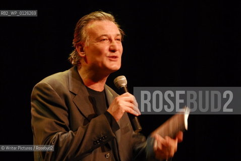 Italian Editor Antonio Bertoli (Citylights Italia - Florence) reads extracts from his ©Writer Pictures/Rosebud2