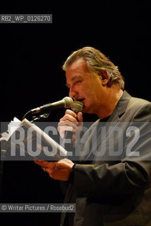 Italian Editor Antonio Bertoli (Citylights Italia - Florence) reads extracts from his ©Writer Pictures/Rosebud2