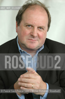 British radio presenter, political commentator and writer James Naughtie, author of The Accidental American at the Edinburgh International Book Festival 2005..Copyright©Pascal Saez.Pascal Saez/Writer Pictures/Rosebud2