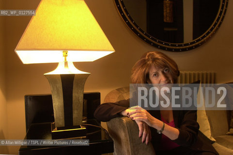 Susie Orbach author of food and health book.9th January 2002..©Allan Milligan/TSPL/Writer Pictures/Rosebud2