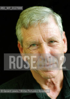 Amos Oz at the Edinburgh Book Festival 2002.....Copyright©Geraint Lewis/Writer Pictures/Rosebud2