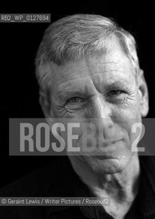 Amos Oz at the Edinburgh Book Festival 2002.....Copyright©Geraint Lewis/Writer Pictures/Rosebud2