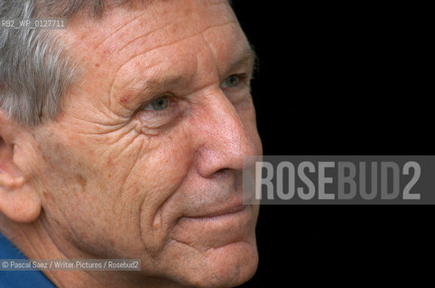 25 August 2004 - Edinburgh, UK - Israeli writer Amos Oz.at the Edinburgh International Book Festival..©Pascal Saez/Writer Pictures/Rosebud2