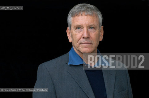 25 August 2004 - Edinburgh, UK - Israeli writer Amos Oz.at the Edinburgh International Book Festival..©Pascal Saez/Writer Pictures/Rosebud2