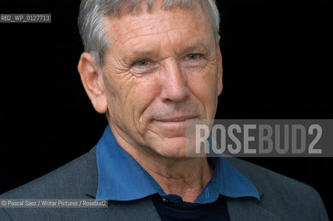 25 August 2004 - Edinburgh, UK - Israeli writer Amos Oz.at the Edinburgh International Book Festival..©Pascal Saez/Writer Pictures/Rosebud2