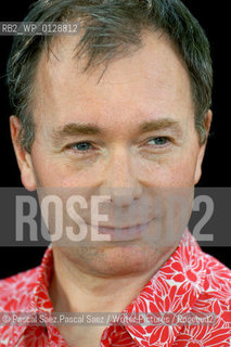 British writer Tony Parsons, author of Man and Boy.at the Edinburgh International Book Festival 2004..Copyright©Pascal Saez.Pascal Saez/Writer Pictures/Rosebud2