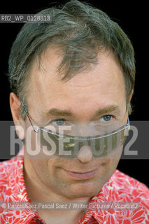 British writer Tony Parsons, author of Man and Boy.at the Edinburgh International Book Festival 2004..Copyright©Pascal Saez.Pascal Saez/Writer Pictures/Rosebud2