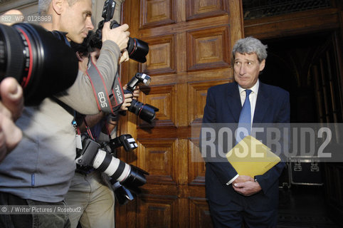 Jeremy Paxman at the Edinburgh International Television Festival, McEwan Hall, Edinburgh University, 24/08/07..©./Writer Pictures/Rosebud2