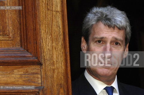 Jeremy Paxman at the Edinburgh International Television Festival, McEwan Hall, Edinburgh University, 24/08/07..©./Writer Pictures/Rosebud2
