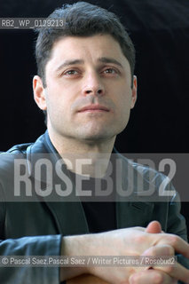 Australian writer Elliot Perlman, author of Seven Types of Ambiguity at the Edinburgh International Book Festival 2004..Copyright©Pascal Saez.Pascal Saez/Writer Pictures/Rosebud2