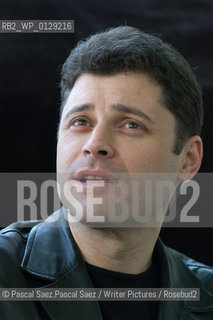 Australian writer Elliot Perlman, author of Seven Types of Ambiguity at the Edinburgh International Book Festival 2004..Copyright©Pascal Saez.Pascal Saez/Writer Pictures/Rosebud2