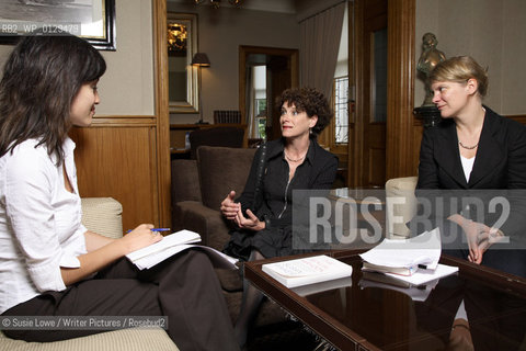 Canadian Psychologist, Writer and Journalist Susan Pinker photographed at Channings Hotel Edinburgh to accompany an interview by Katya Timms and Samiha Shafy for Der Spiegel, Germany .31/08/2008..Copyright©Susie Lowe/Writer Pictures/Rosebud2