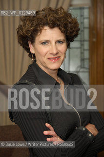 Canadian Psychologist, Writer and Journalist Susan Pinker photographed at Channings Hotel Edinburgh to accompany an interview by Katya Timms and Samiha Shafy for Der Spiegel, Germany .31/08/2008..Copyright©Susie Lowe/Writer Pictures/Rosebud2