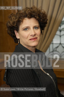 Canadian Psychologist, Writer and Journalist Susan Pinker photographed at Channings Hotel Edinburgh to accompany an interview by Katya Timms and Samiha Shafy for Der Spiegel, Germany .31/08/2008..Copyright©Susie Lowe/Writer Pictures/Rosebud2