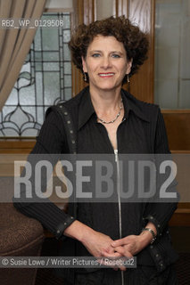 Canadian Psychologist, Writer and Journalist Susan Pinker photographed at Channings Hotel Edinburgh to accompany an interview by Katya Timms and Samiha Shafy for Der Spiegel, Germany .31/08/2008..Copyright©Susie Lowe/Writer Pictures/Rosebud2