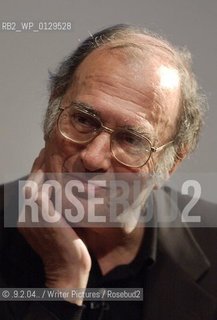 DTJT..©.9.2.04../Writer Pictures/Rosebud2