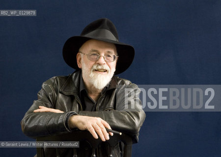 Terry Pratchett..Copyright©Geraint Lewis/Writer Pictures/Rosebud2