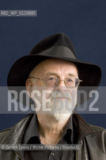 Terry Pratchett..Copyright©Geraint Lewis/Writer Pictures/Rosebud2