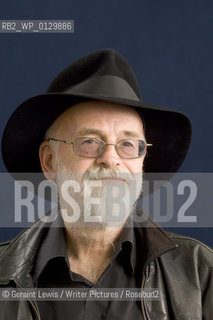 Terry Pratchett..Copyright©Geraint Lewis/Writer Pictures/Rosebud2