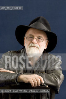 Terry Pratchett..Copyright©Geraint Lewis/Writer Pictures/Rosebud2
