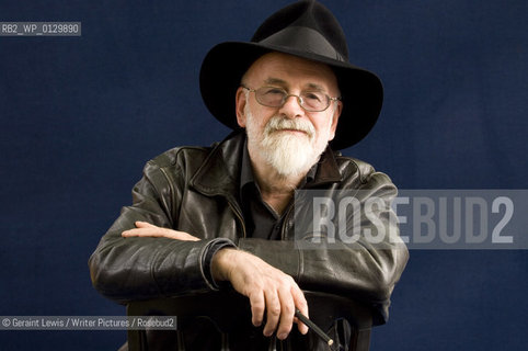 Terry Pratchett..Copyright©Geraint Lewis/Writer Pictures/Rosebud2