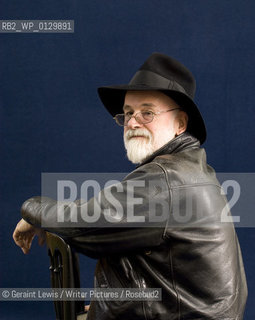 Terry Pratchett..Copyright©Geraint Lewis/Writer Pictures/Rosebud2
