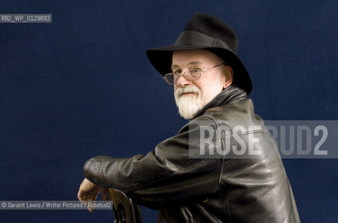 Terry Pratchett..Copyright©Geraint Lewis/Writer Pictures/Rosebud2