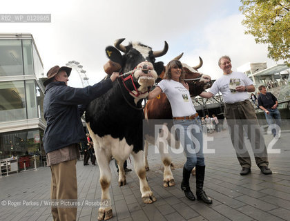 Chrissie Hynde joins author Ranchor Prime to launch Cows and the Earth: A Story of Kinder Dairy Farming ..copyright©Roger Parkes/Writer Pictures/Rosebud2