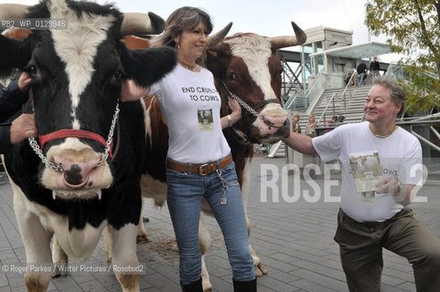Chrissie Hynde joins author Ranchor Prime to launch Cows and the Earth: A Story of Kinder Dairy Farming ..copyright©Roger Parkes/Writer Pictures/Rosebud2